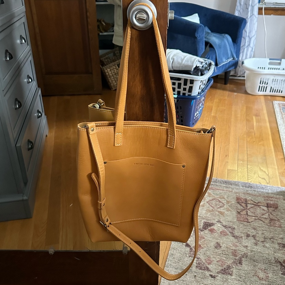 Portland leather sunflower full crossbody tote EUC